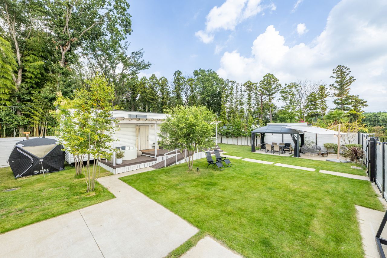 グランピングサイト内（駐車スペース、ドッグラン、テント）