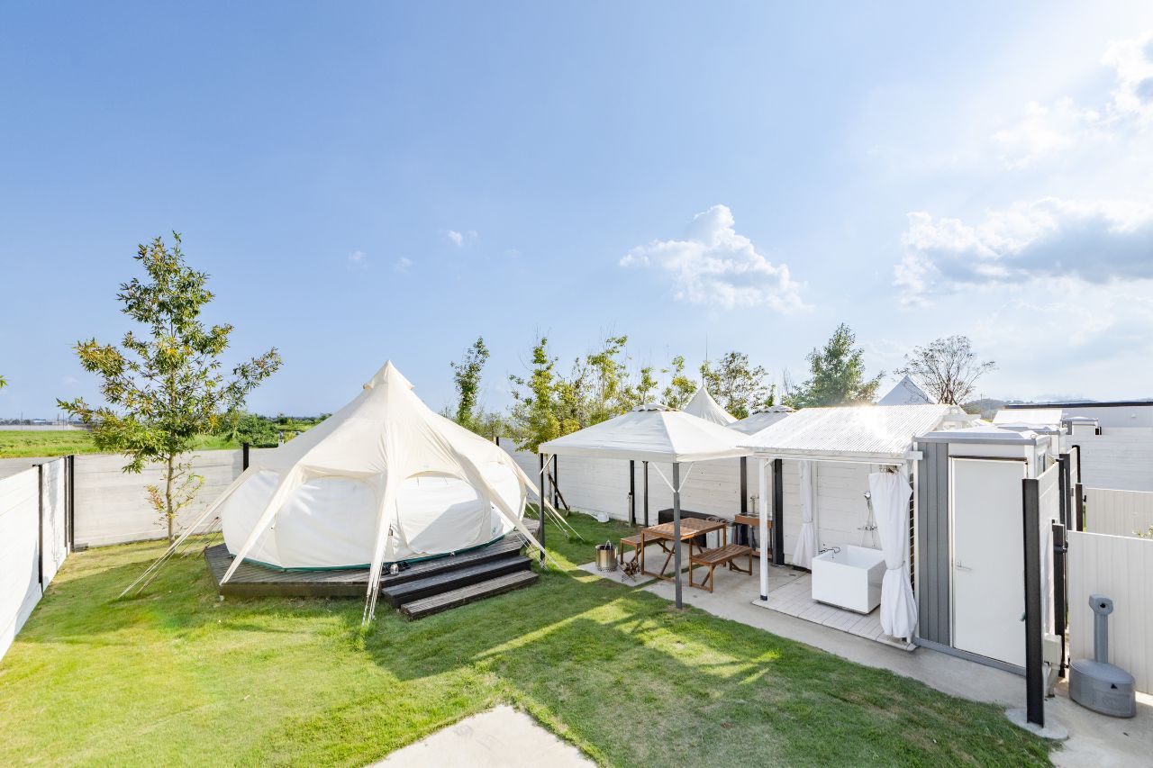 グランピングサイト ロータスベルテント